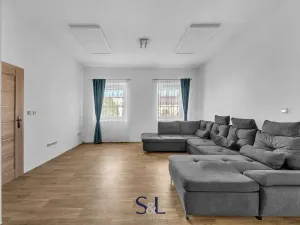 Prodej rodinného domu, Doksy, náměstí Republiky, 470 m2
