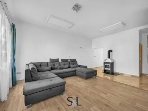 Prodej rodinného domu, Doksy, náměstí Republiky, 470 m2