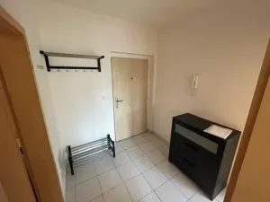 Pronájem bytu 2+kk, Praha - Hloubětín, Nademlejnská, 47 m2