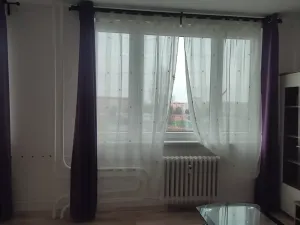 Pronájem bytu 1+kk, Praha - Záběhlice, Topolová, 31 m2