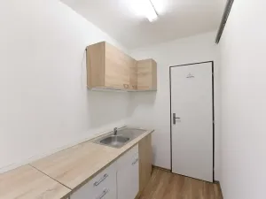 Prodej výrobních prostor, Praha - Horní Počernice, Komárovská, 210 m2