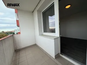 Pronájem bytu 1+1, Hodonín, Velkomoravská, 31 m2