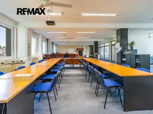 Pronájem kanceláře, Česká Lípa, Děčínská, 350 m2
