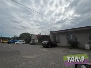 Prodej obchodního prostoru, Jenišovice, 1400 m2