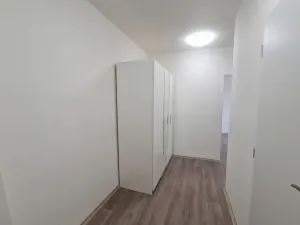 Pronájem bytu 2+kk, Praha - Záběhlice, Jabloňová, 40 m2