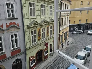Pronájem bytu 4+1, Praha - Staré Město, Husova, 66 m2