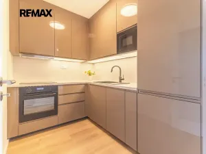 Pronájem bytu 2+kk, Praha - Hlubočepy, Divíškové, 50 m2
