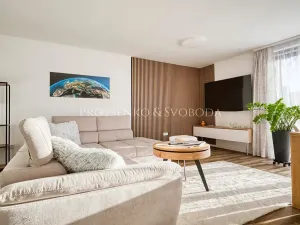 Prodej rodinného domu, Kamenice nad Lipou, Dobšova, 215 m2