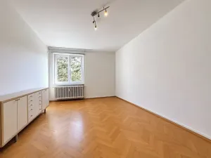 Pronájem bytu 2+1, Praha - Kobylisy, Březiněveská, 80 m2