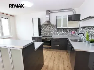 Pronájem bytu 3+kk, Loděnice, Za GZ, 64 m2