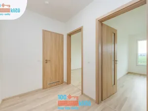 Pronájem bytu 2+kk, Praha - Lipence, Černošická, 48 m2