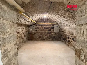 Pronájem obchodního prostoru, Jablonec nad Nisou, Anenské náměstí, 81 m2