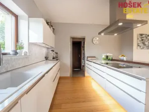 Prodej rodinného domu, Holubice, 240 m2