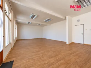 Pronájem obchodního prostoru, Votice, Komenského nám., 120 m2