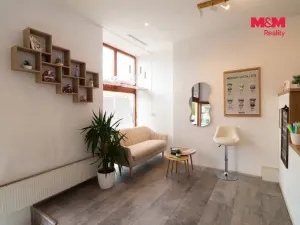 Pronájem obchodního prostoru, Karlovy Vary, Varšavská, 65 m2