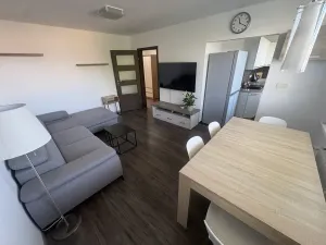 Pronájem bytu 3+1, Jičín, Nám. V. Čtvrtka, 68 m2