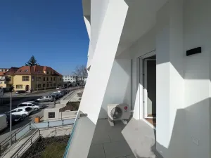 Pronájem bytu 1+kk, Brno, Komárovská, 28 m2