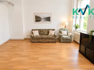 Prodej bytu 2+1, Karlovy Vary, Zámecký vrch, 72 m2