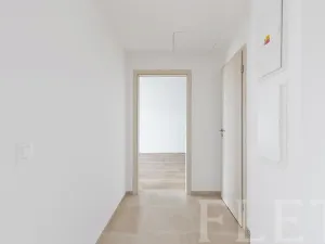 Pronájem bytu 2+kk, Praha - Hloubětín, Sobí, 55 m2