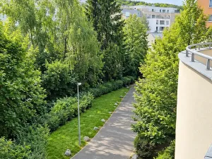 Pronájem bytu 1+kk, Praha - Smíchov, Plzeňská, 32 m2