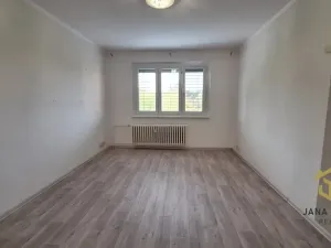 Prodej bytu 2+1, Kroměříž, Velehradská, 56 m2
