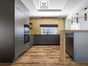 Prodej bytu 4+kk, Karlovy Vary, Šumavská, 171 m2