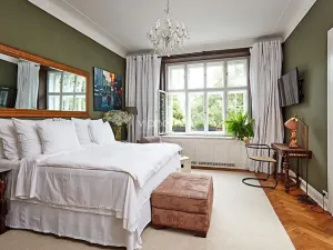 Pronájem bytu 3+1, Praha - Nové Město, Na hrobci, 105 m2