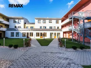 Pronájem bytu 1+kk, Lavičky, 53 m2