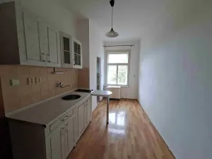 Pronájem bytu 1+1, Praha - Žižkov, Krásova, 30 m2