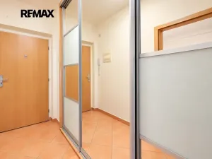 Prodej bytu 1+kk, Praha - Strašnice, Názovská, 35 m2