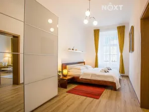 Pronájem bytu 2+1, Jindřichův Hradec, nám. Míru, 100 m2