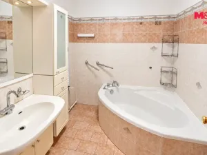 Pronájem bytu 3+kk, Jinočany, Náměstí 5. května, 99 m2