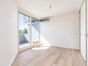 Prodej bytu 2+kk, Praha - Vysočany, Skloněná, 74 m2