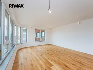 Prodej bytu 1+kk, Praha - Radlice, U Komína, 38 m2