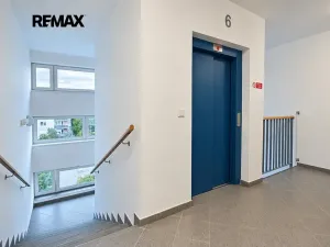 Prodej bytu 1+kk, Praha - Strašnice, Názovská, 35 m2