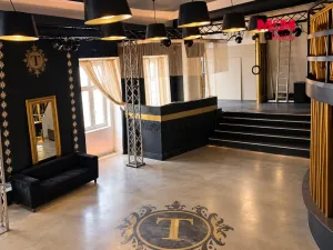 Pronájem restaurace, Kostelec nad Černými lesy - Kostelec nad Černými Lesy, náměstí Smiřických, 188 m2