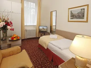 Prodej ubytování, Karlovy Vary, Zahradní, 6150 m2