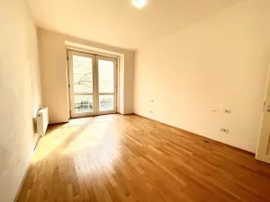 Pronájem bytu 2+kk, Praha - Holešovice, Ortenovo náměstí, 75 m2