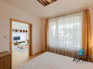 Pronájem bytu 2+kk, Praha - Libeň, Nad Okrouhlíkem, 65 m2