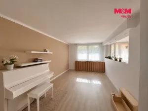 Prodej bytu 3+1, Lubenec, Pražská, 67 m2