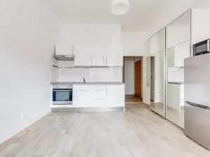 Pronájem bytu 1+kk, Praha, Sokolovská, 28 m2