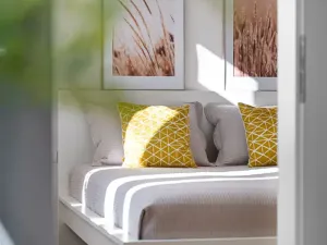 Pronájem bytu 2+kk, Praha - Bubeneč, Šmeralova, 52 m2
