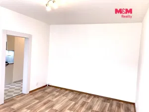 Pronájem bytu 2+kk, Praha - Lhotka, Mirotická, 35 m2