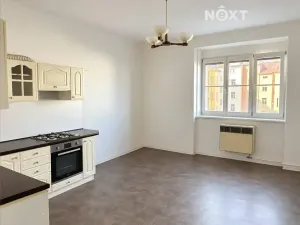 Pronájem bytu 2+kk, Praha - Vršovice, Vršovická, 49 m2