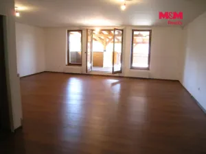 Prodej rodinného domu, Frenštát pod Radhoštěm, nám. Míru, 900 m2