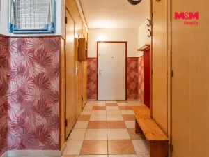 Prodej bytu 2+kk, Králův Dvůr, Nad Stadionem, 43 m2