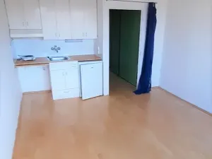 Pronájem bytu 1+kk, Praha - Michle, Batelovská, 25 m2