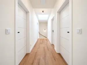 Prodej vícegeneračního domu, Šestajovice, Komenského, 275 m2