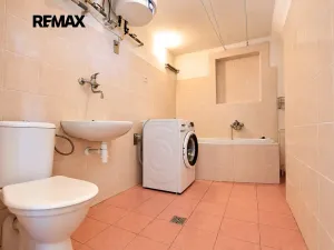 Prodej rodinného domu, Kájov, U Kostela, 200 m2