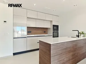 Prodej bytu 3+kk, Torrevieja, Španělsko, Calle Celindo, 97 m2